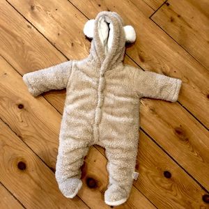 Snuggly baby snowsuit 0-3 month